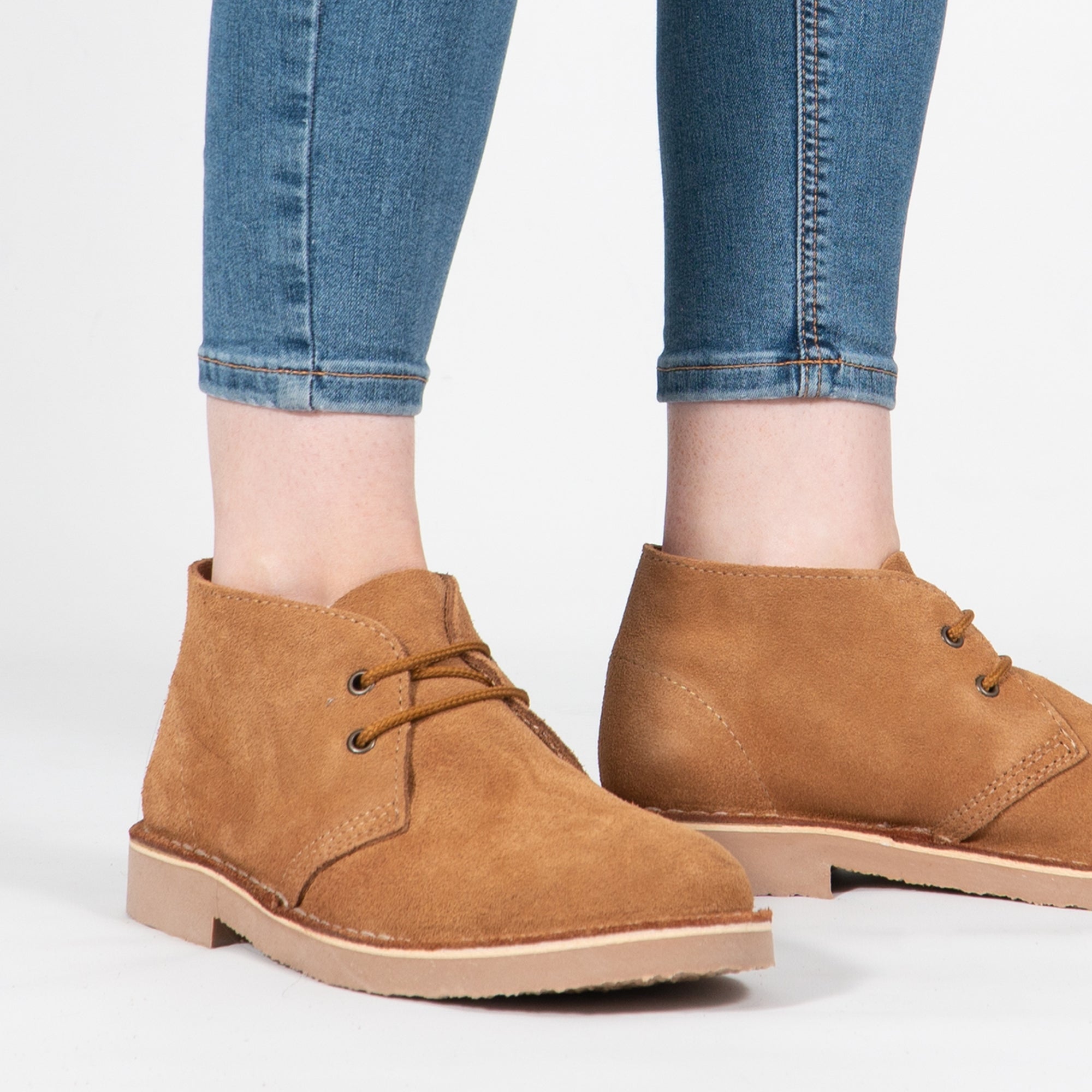 Sand hot sale desert boots