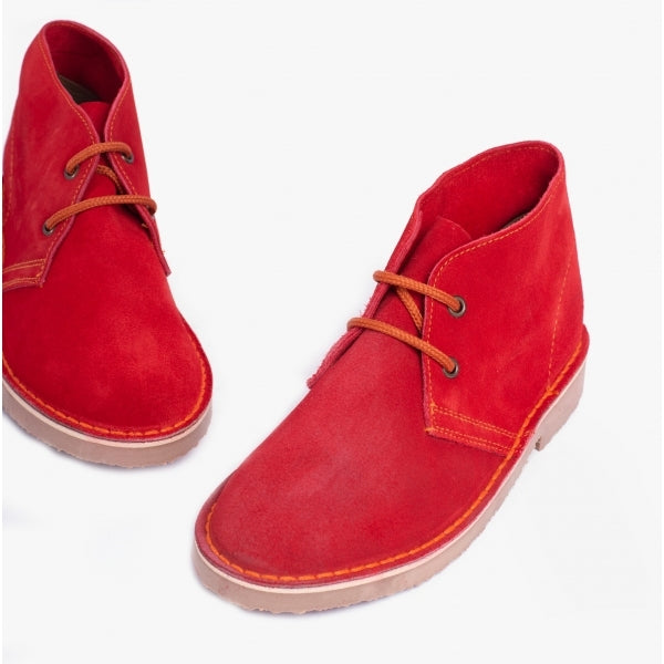 Red leather hot sale clarks desert boots